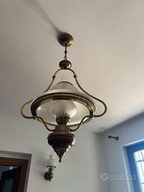 Lampadario vintage ottone e vetro opalino