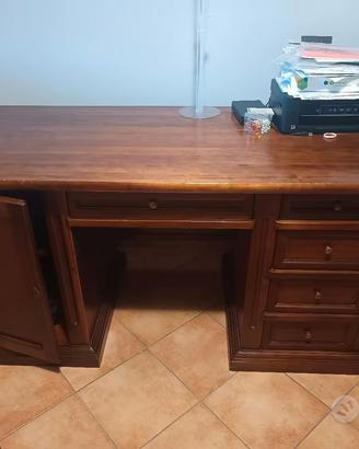 scrivania legno massello e sedia