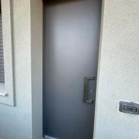 PORTONE INGRESSO IN ALLUMINIO FINSTRAL