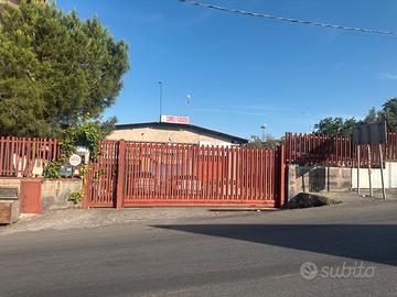 Deposito commerciale con ufficio
