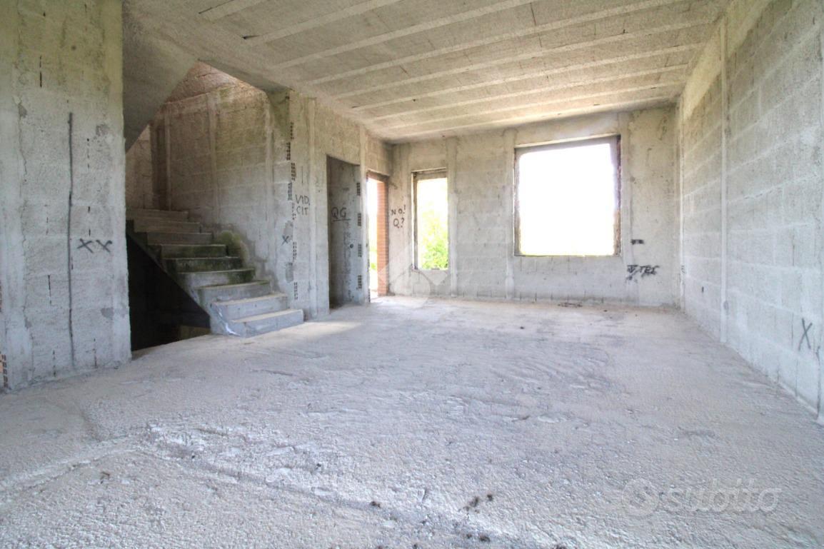 VILLA A SCHIERA A CAMPOBASSO - Vista 5