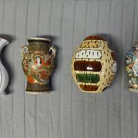 4 vasi di vari generi  