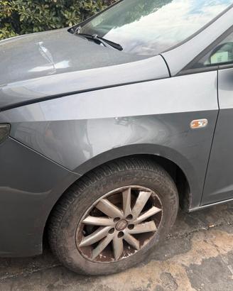 Parafango sx Seat Ibiza anno 2013 modello 6J - 5 p