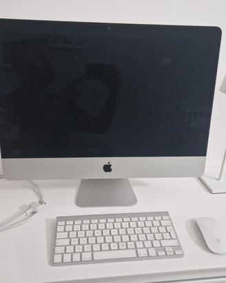 Apple iMac 21.5"