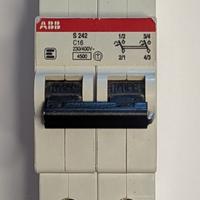 Interruttore Magnetotermico ABB s242 c16