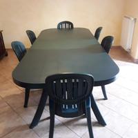 Tavolo Nardi per 10 persone con sedie. Nuovo