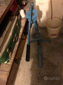 Macchina tappatrice vino