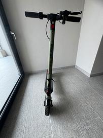 Monopattino elettrico Momo design