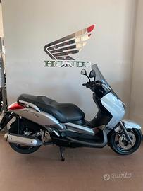 Yamaha X-Max 250