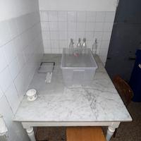 Tavolo vintage con piano in marmo 100x135 cm