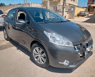Peugeot 208 1.4 HDi 68 CV 5 porte Allure