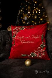 Cuscino in velluto con ricamo natalizio.