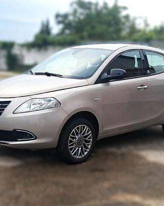 Lancia Ypsilon 85 CV 5 porte Metano Ecochic Gold