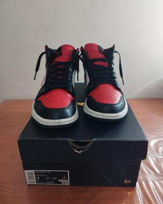 Jordan 1 ROSSE-NERO-BIANCO