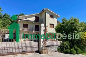 Villa di 362 m² con più di 5 locali a Pignola