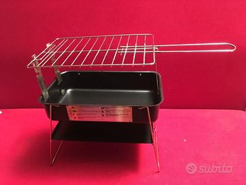 Mini barbecue da campeggio compatto e resistente.