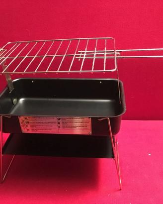 Mini barbecue da campeggio compatto e resistente.