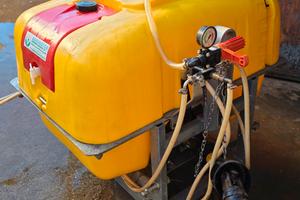 Botte 400lt  Irroratrice  Diserbo portato Trattore
