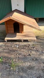 Cuccia per cani in legno