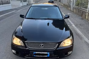 LEXUS IS 200