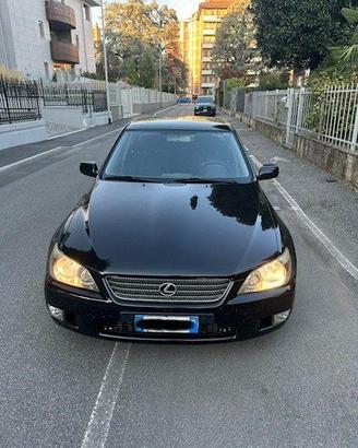 LEXUS IS 200