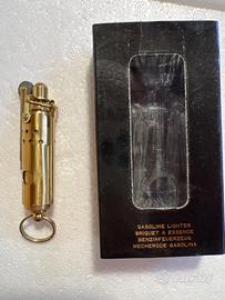 Accendino a benzina vintage in ottone con scatola