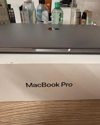 MacBook Pro 13" (2020, Intel)