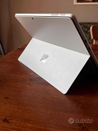 Microsoft Surface Pro 9 - i5 / 8GB / 256GB SSD