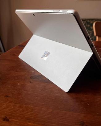 Microsoft Surface Pro 9 - i5 / 8GB / 256GB SSD