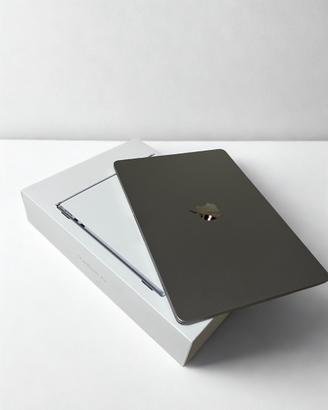 Macbook Air M2 13.6” - Pari al nuovo
