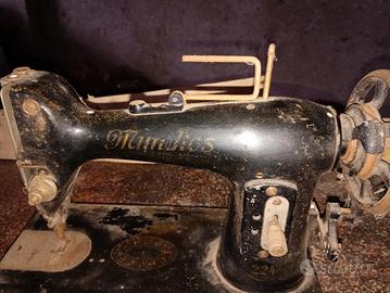 Antica machina da cucire 