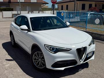 stelvio 2.2 TD 160cv AT8 RWD business 44000 km