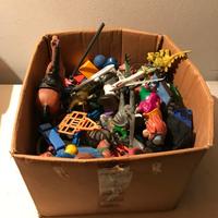 Scatolone giocattoli vari