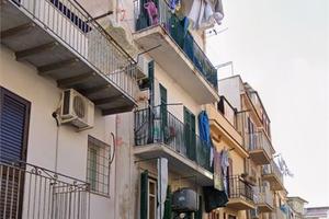 MONREALE: BIVANI PIANO 3° MQ 50