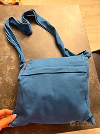 Fascia colore blu con la sua borsa babylonia