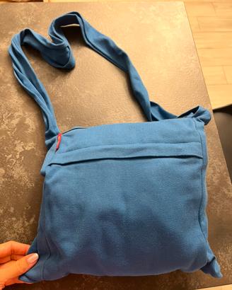 Fascia colore blu con la sua borsa babylonia