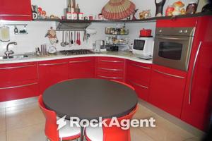 Appartamento di 160 m² con 5 locali e box auto a M
