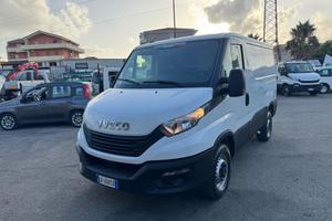 Iveco daily 35-140 furgone tetto basso 023