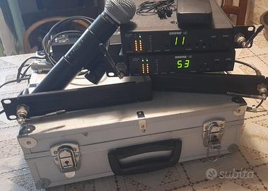 copia di ricetrasmettitori SHURE UC4