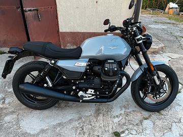 Moto Guzzi v7 sport