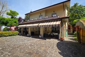 Villa bifamiliare Rio Saliceto