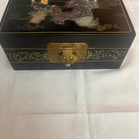 Portagioie in legno e pietre dure