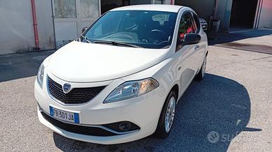 Lancia ypslon rest.1.2 gpl serie-12/2015