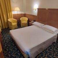 MOBILIO HOTEL LEGNO MASSELLO LACCATO