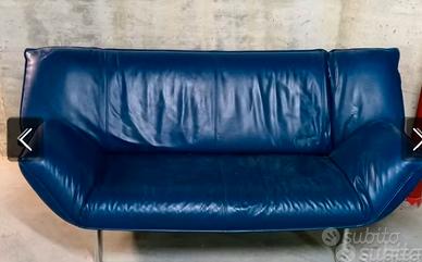 Divano in vera pelle blu
