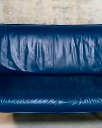 Divano in vera pelle blu