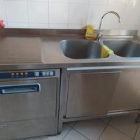 lavandino con lavastoviglie