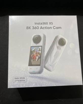Insta360 X5 bianca