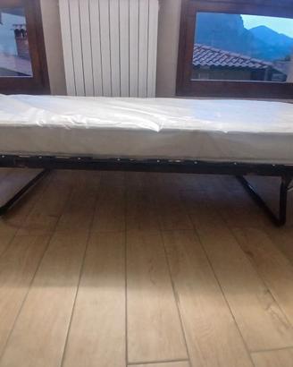 Letto singolo con materasso