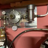 Regolatore di pressione per fusti